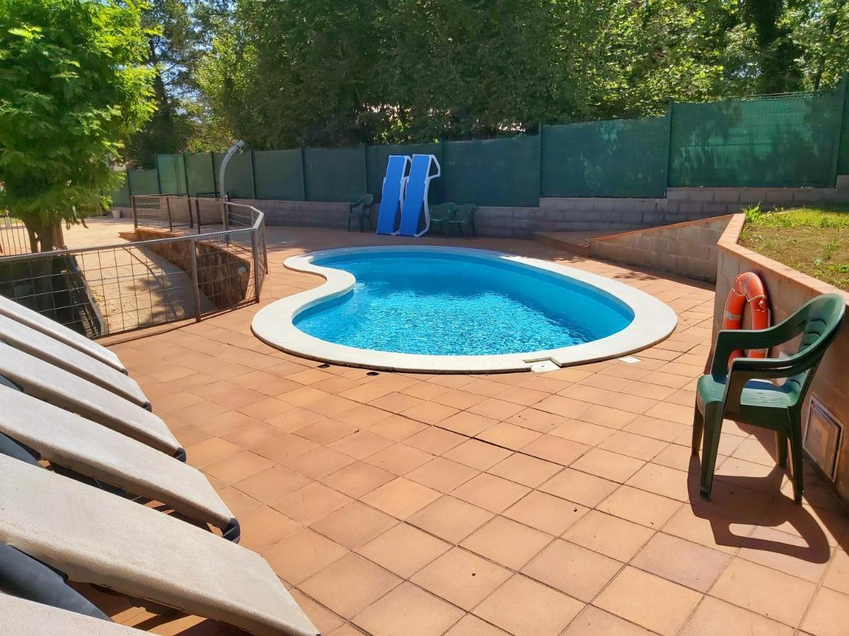 Apartamentos La Francesa Santa Pau Ngoại thất bức ảnh