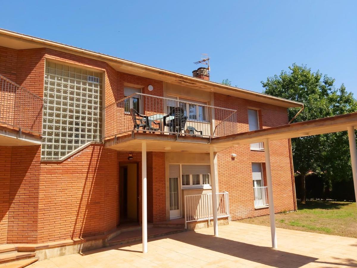 Apartamentos La Francesa Santa Pau Ngoại thất bức ảnh