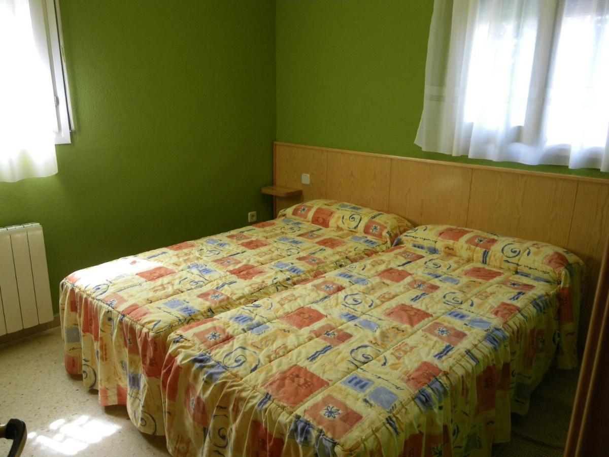 Apartamentos La Francesa Santa Pau Ngoại thất bức ảnh