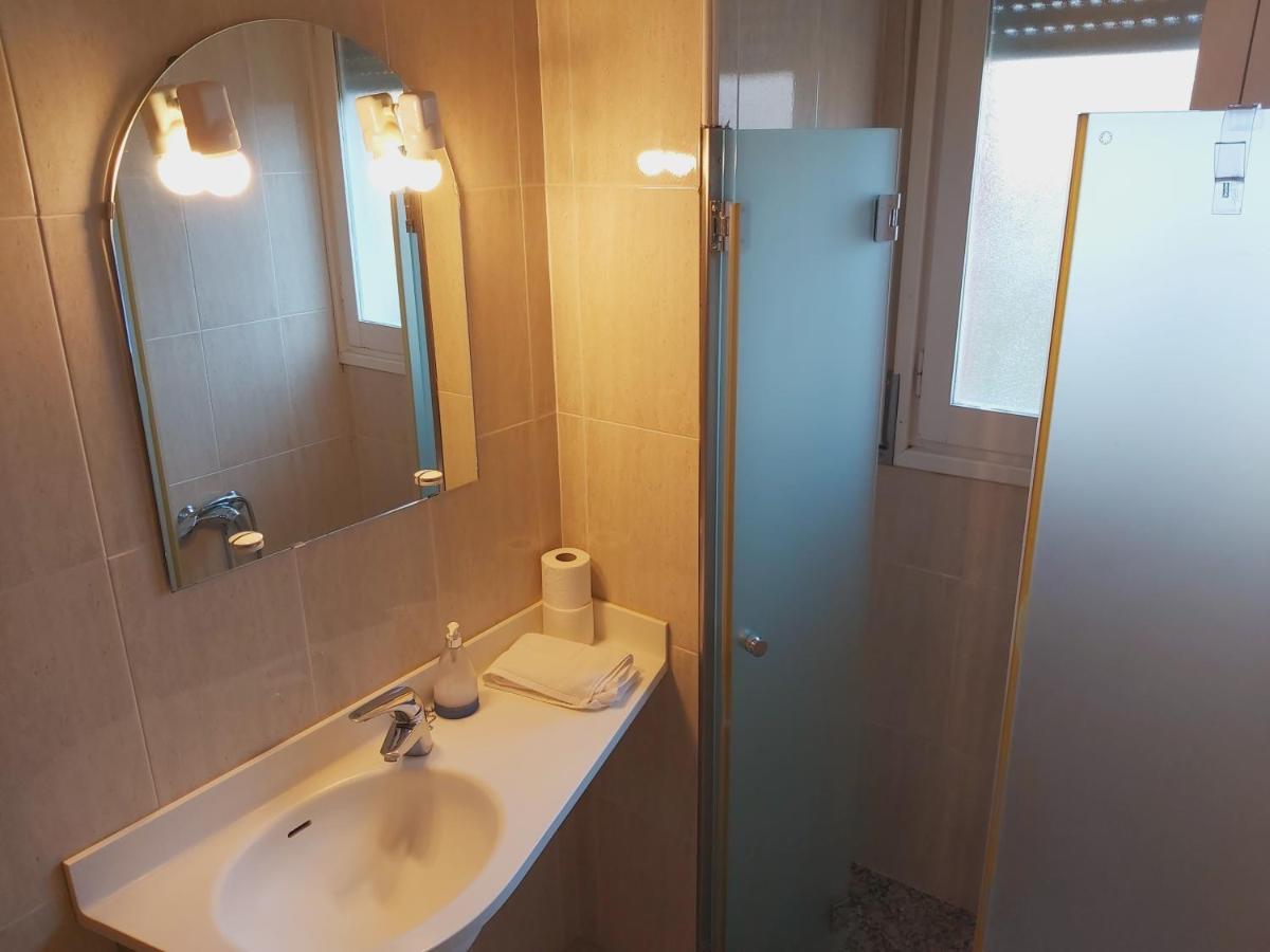 Apartamentos La Francesa Santa Pau Ngoại thất bức ảnh